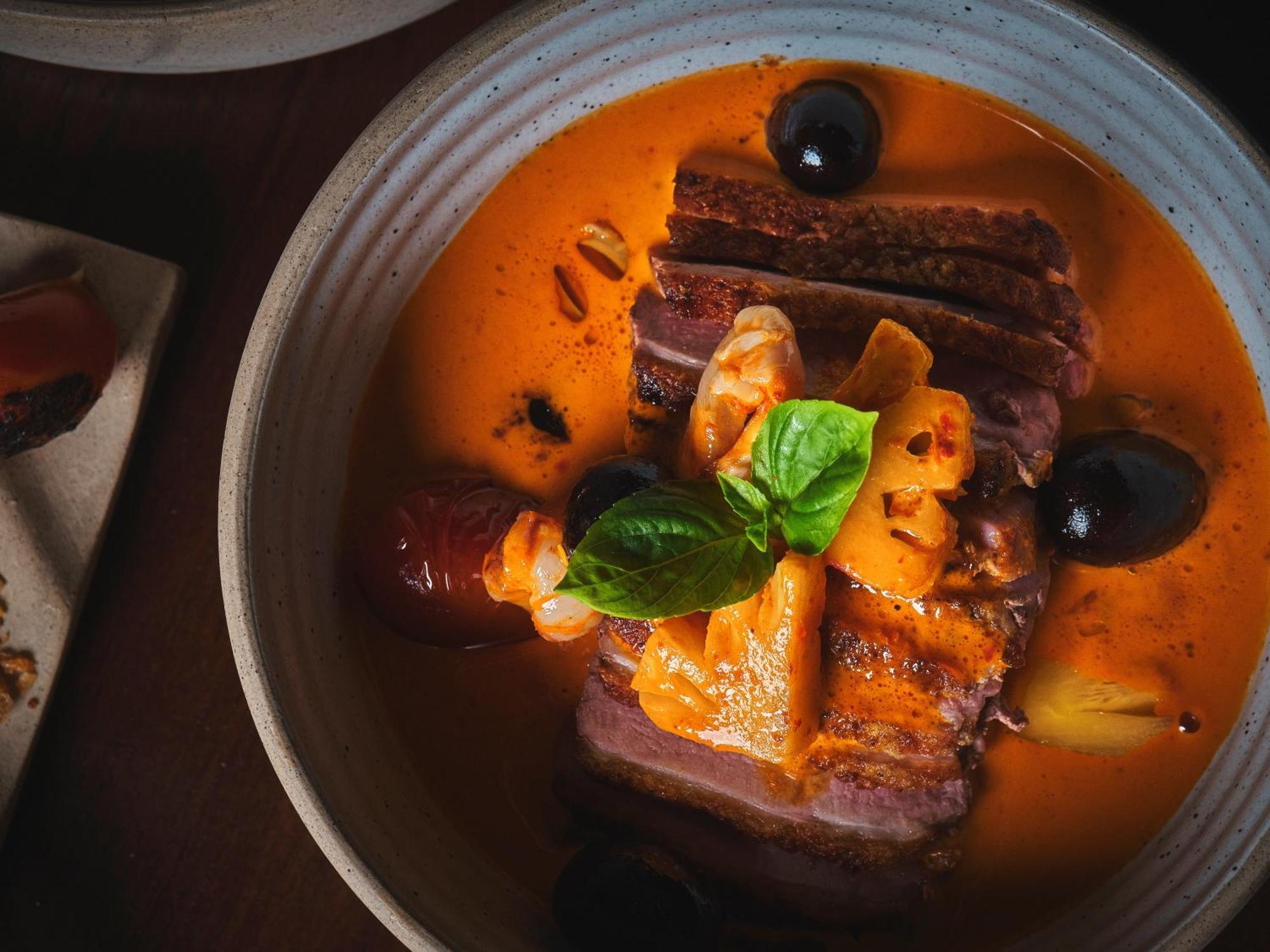 Hotel Hyatt Regency Koh Samui Chaweng  Exteriér fotografie A bowl of braised duck with preserved vegetables